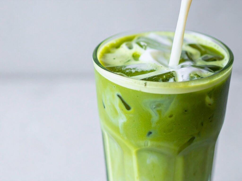 How to Make Matcha Tea with Milk: The Best Milk Types - Nawo® Routines